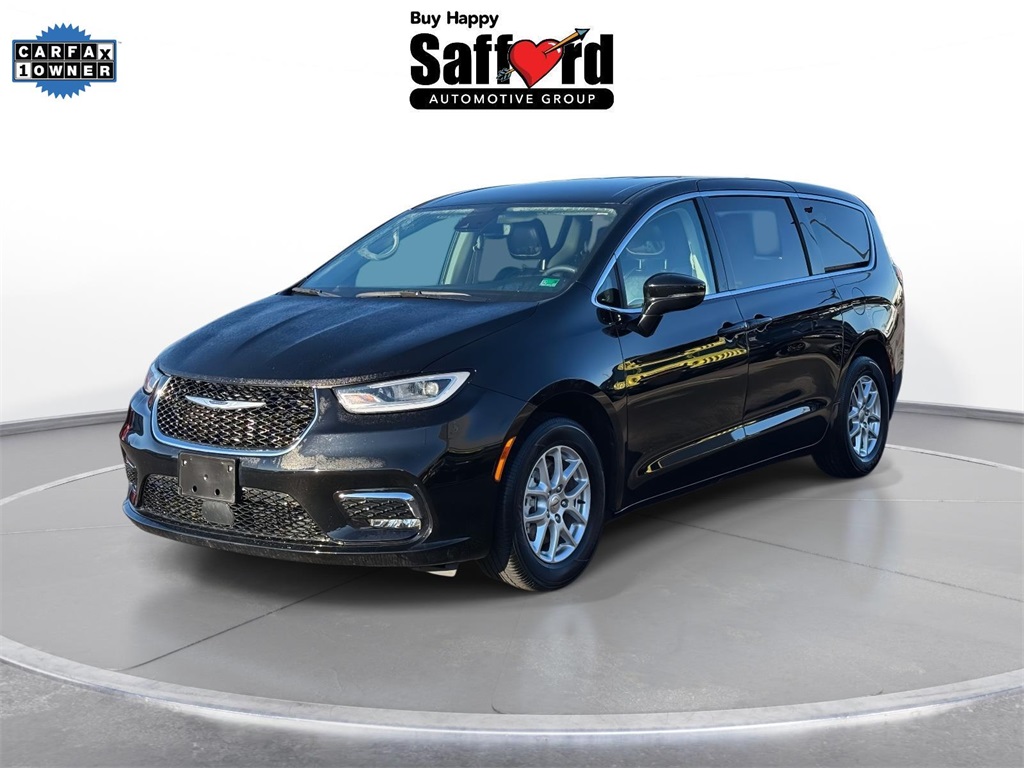 2024 Chrysler Pacifica Touring L's photo