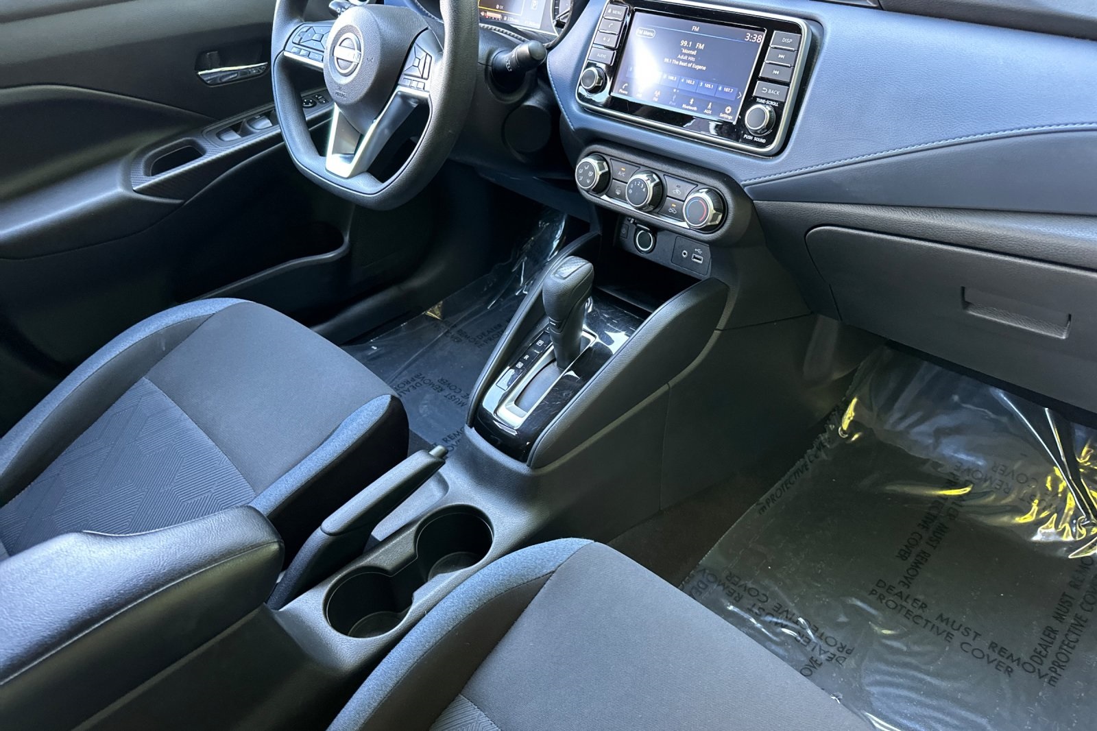 2023 Nissan Versa 1.6 SV photo 16