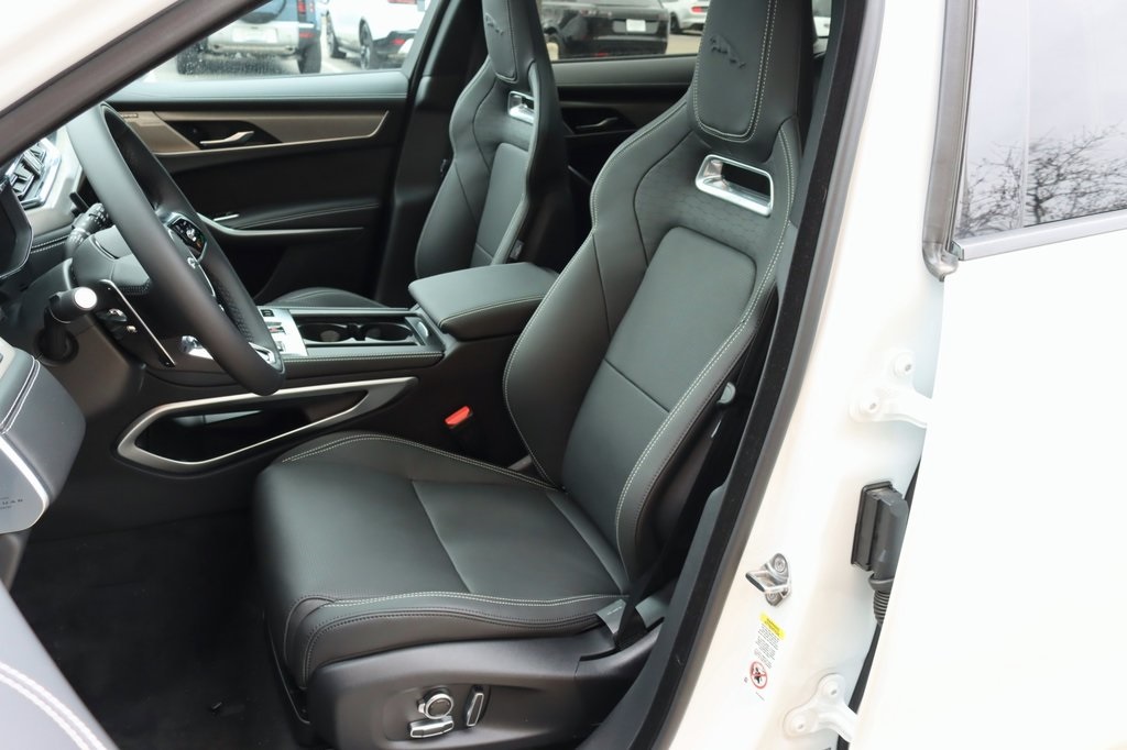 2026 JAGUAR F-PACE - Image 13