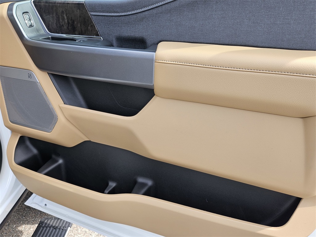 2025 Ford F-250 Lariat photo 35