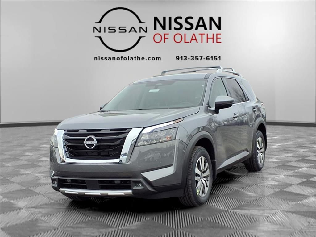 2025 Nissan Pathfinder SL's photo