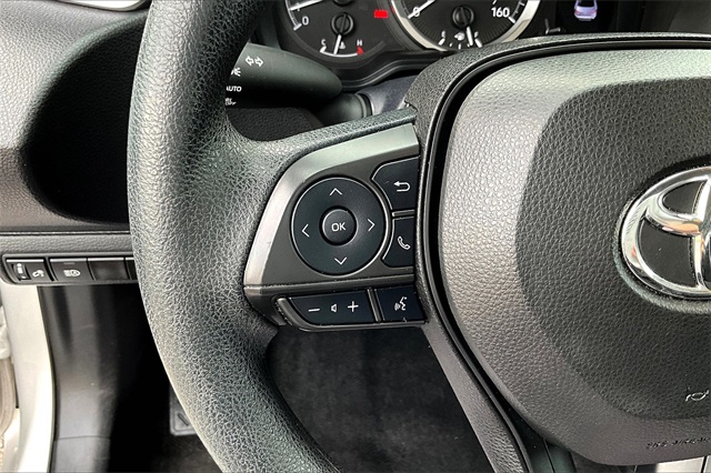 2022 Toyota Corolla LE photo 18