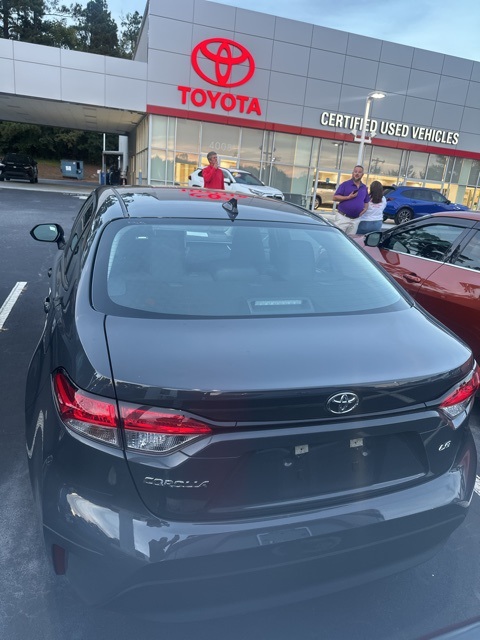 2025 Toyota Corolla LE photo 3