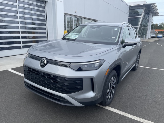 2025 Volkswagen Tiguan S photo 3