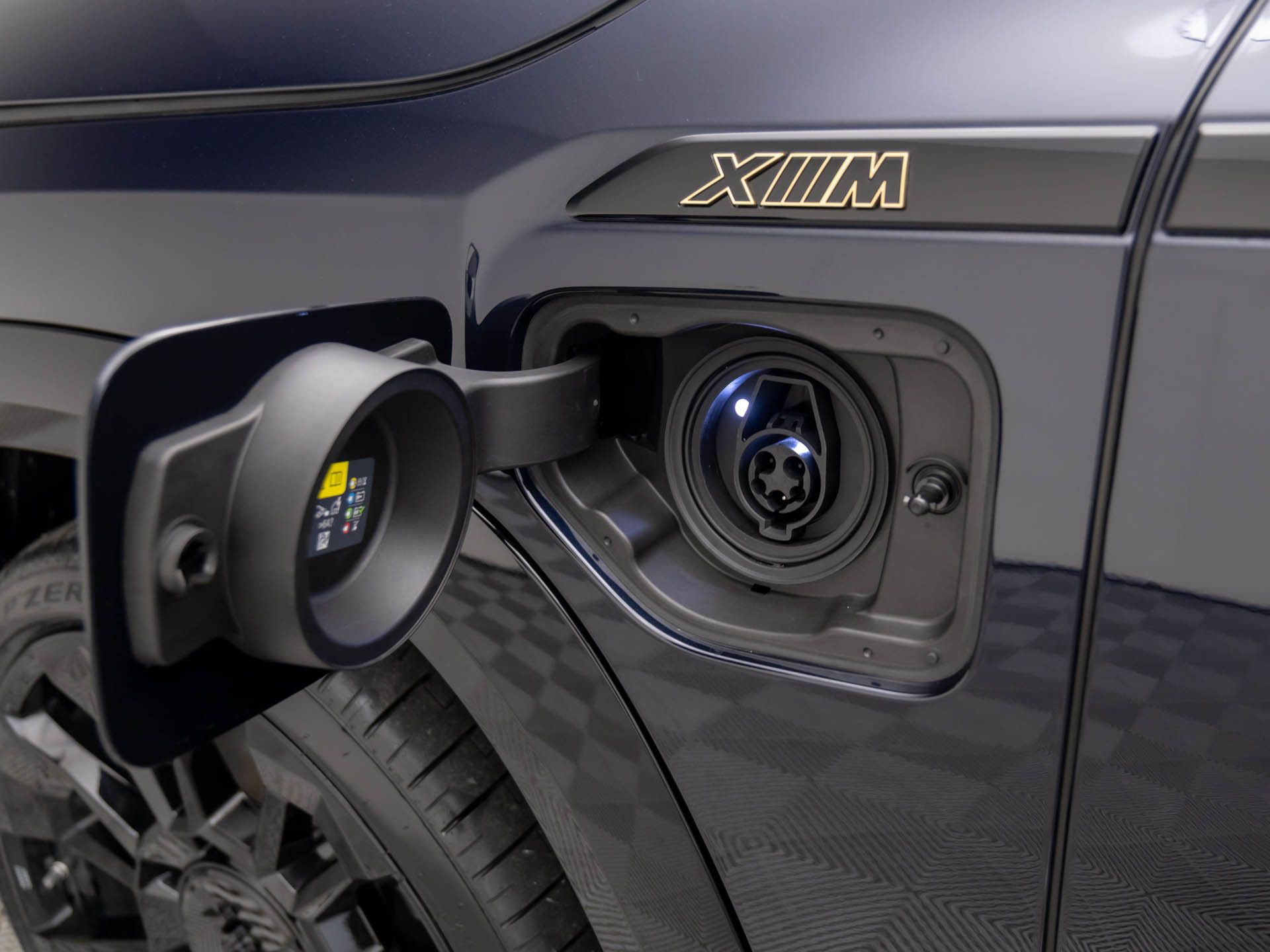 New 2025 Carbon Black Metallic BMW Base image 33