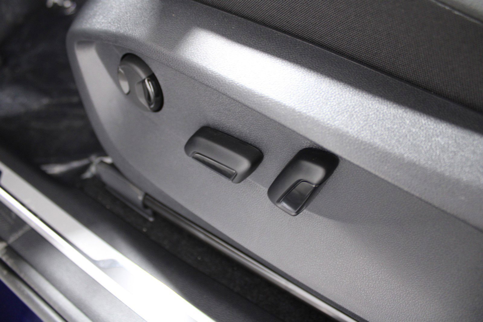 2024 Volkswagen Tiguan Wolfsburg Edition photo 7