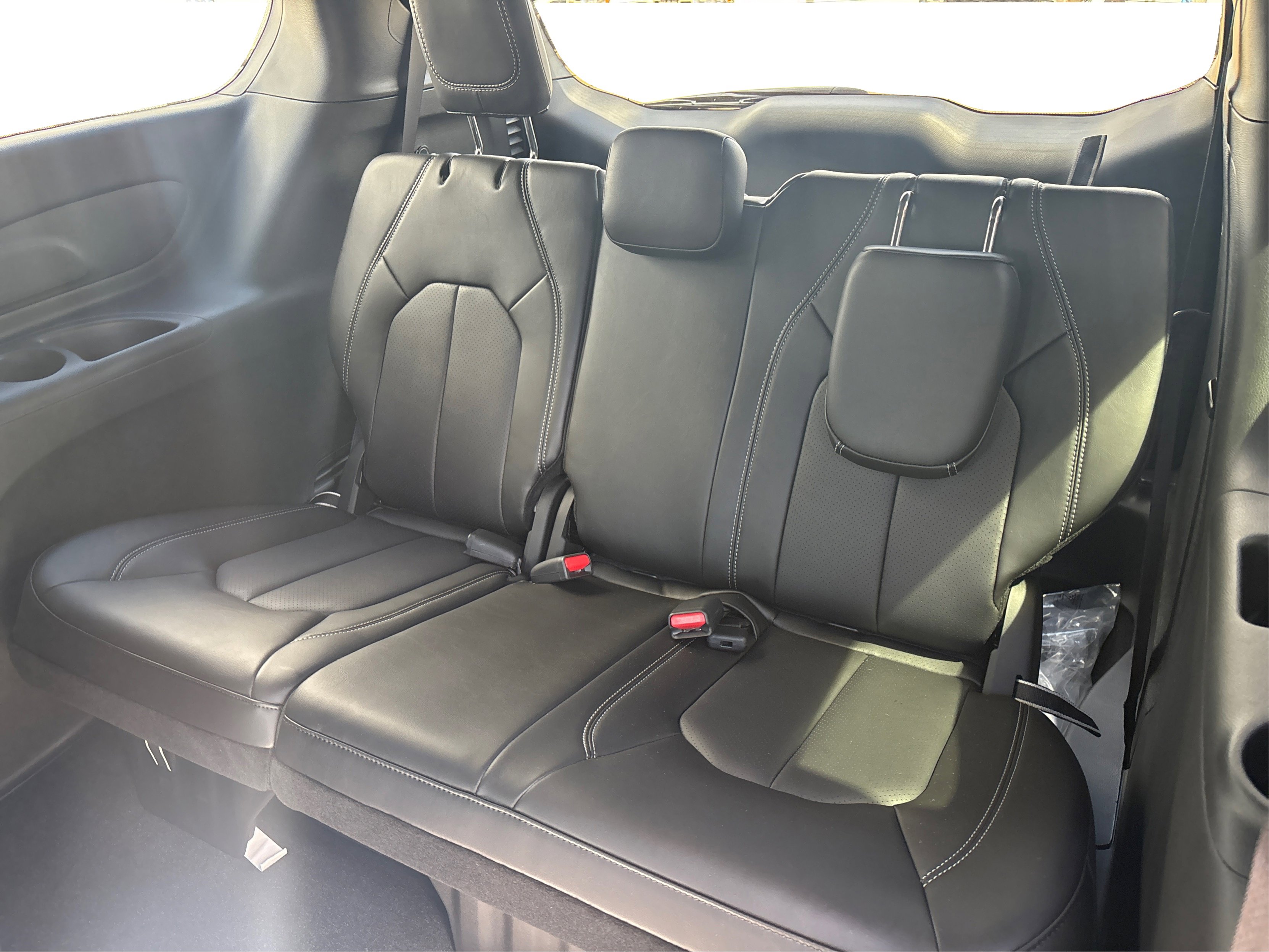 2026 Chrysler Pacifica photo 22