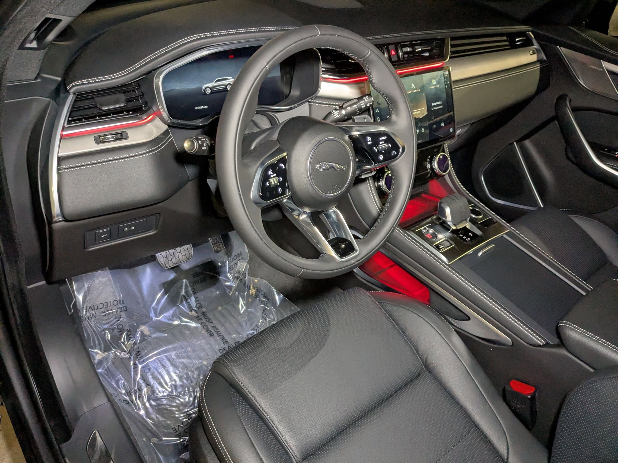 2025 Jaguar F-PACE P250 R-Dynamic S photo 3