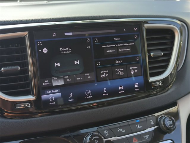 2022 Chrysler Pacifica Touring L photo 5