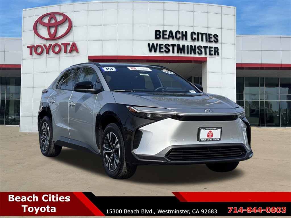 Certified Used 2024  Toyota XLE image 1