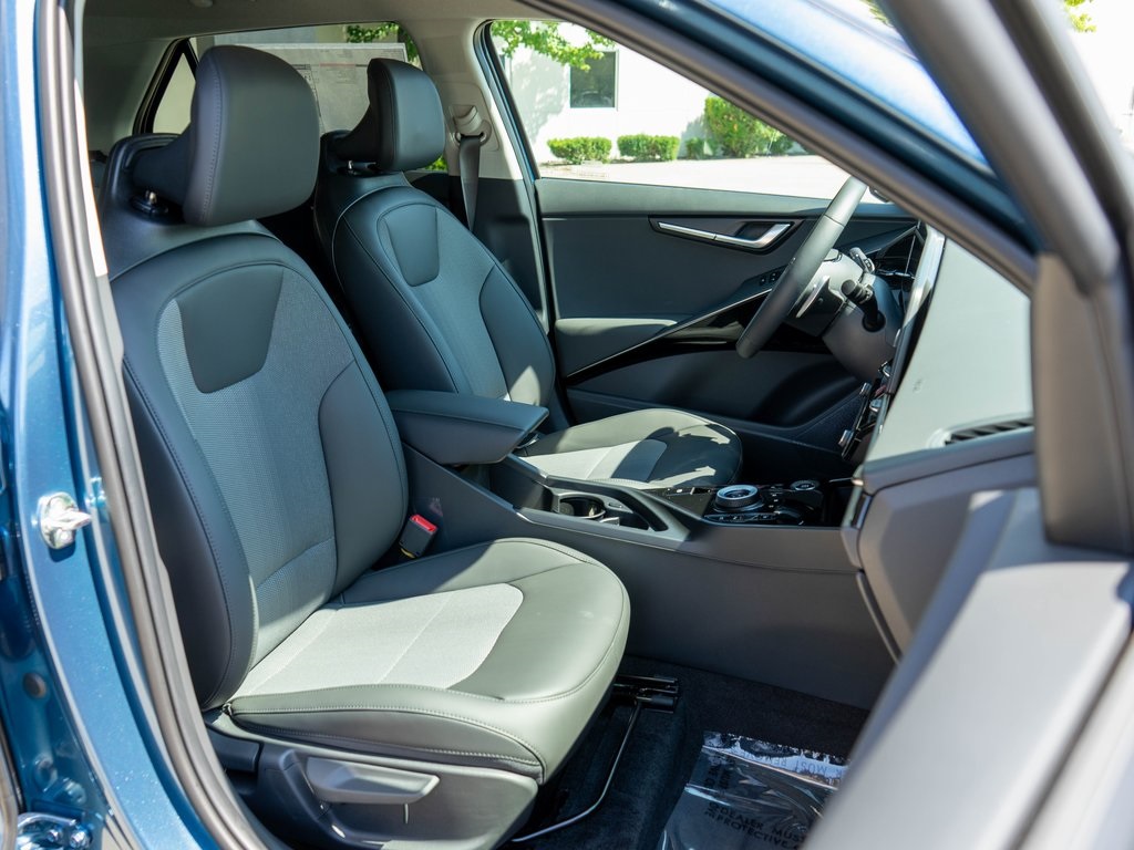 2025 Kia Niro Plug-In Hybrid EX photo 8