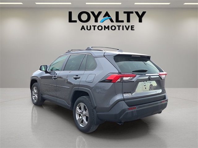 2025 Toyota RAV4 XLE photo 2
