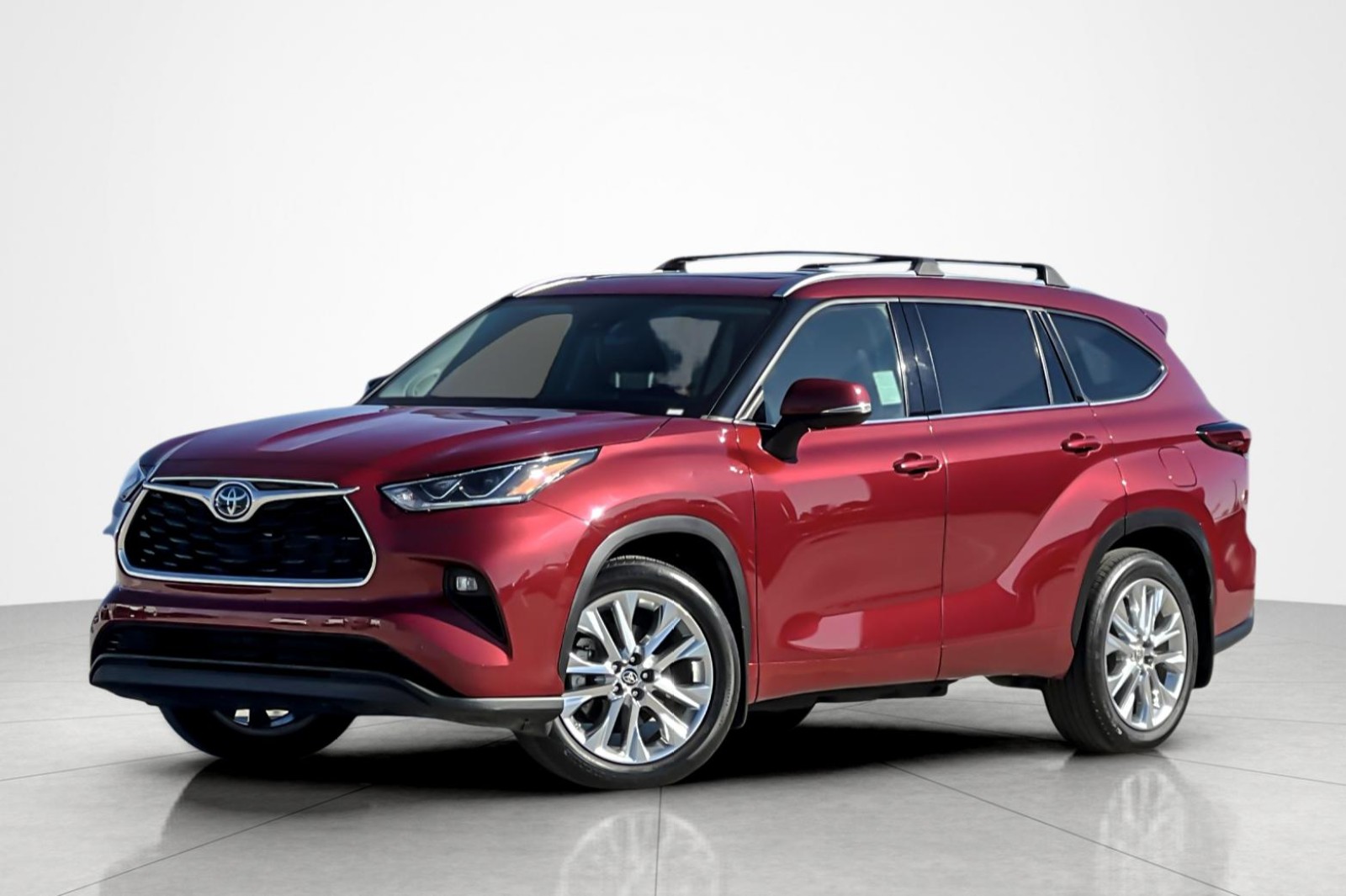 2023 Toyota Highlander Limited's photo