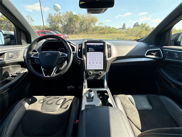 2022 Ford Edge ST photo 19