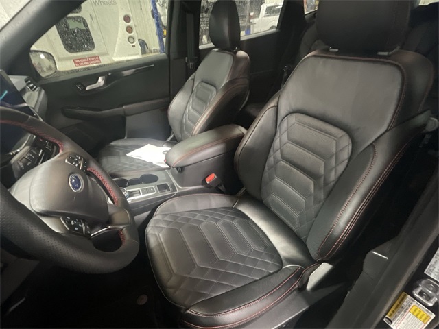 2024 Ford Escape ST-Line Elite photo 17