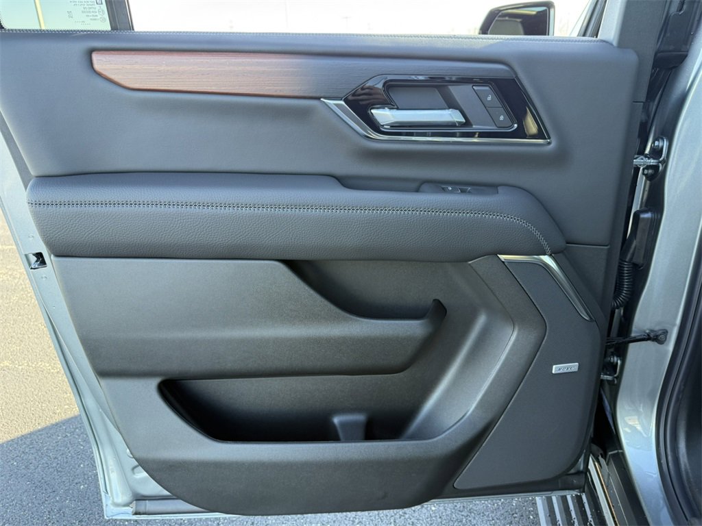 2026 GMC YUKON XL - Image 31