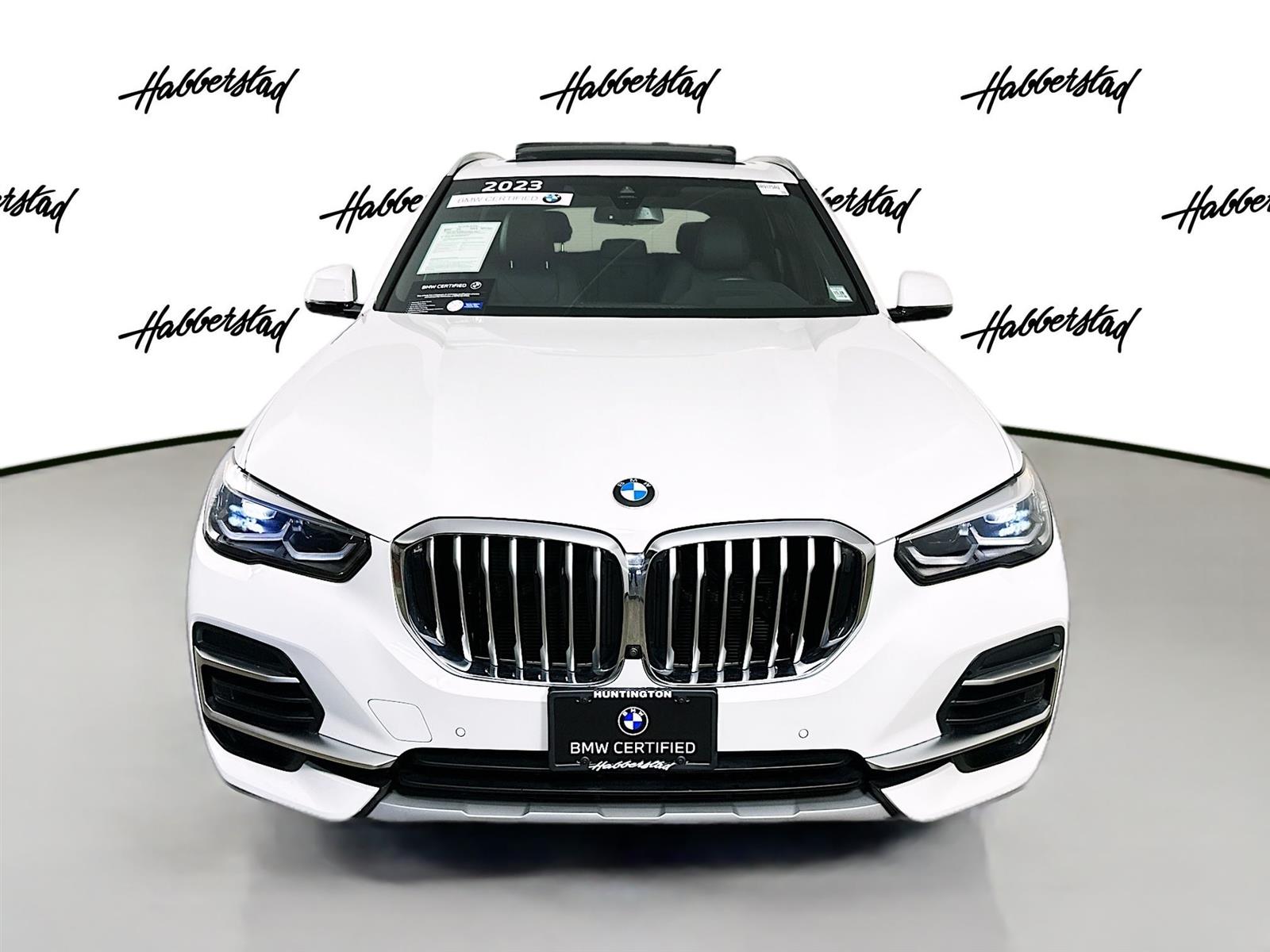 Certified Used 2023 Alpine White BMW xDrive40i image 2