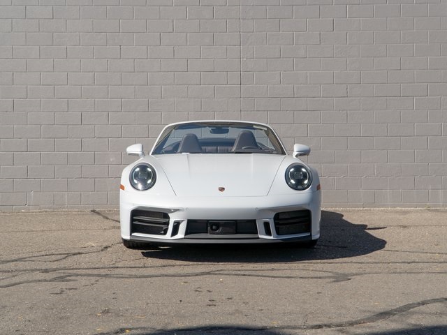 2025 Porsche 911 photo 10