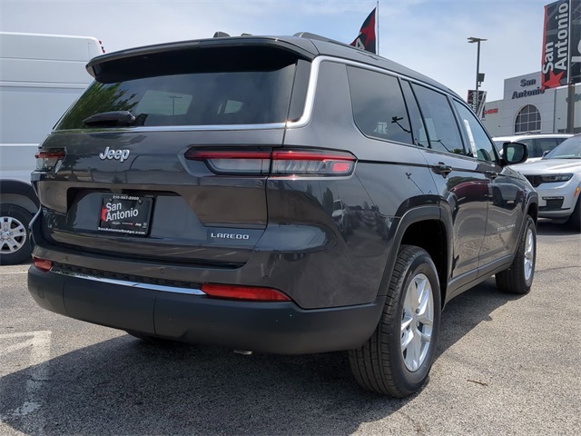 2025 Jeep Grand Cherokee Laredo photo 5
