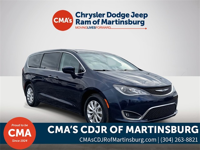 2018 Chrysler Pacifica Touring Plus's photo