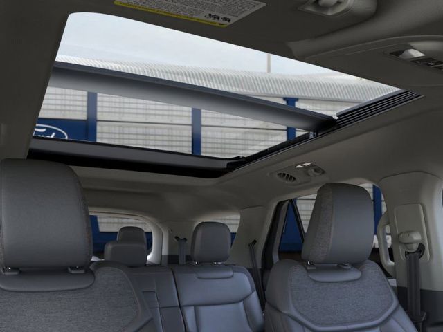2025 Ford Explorer photo 19