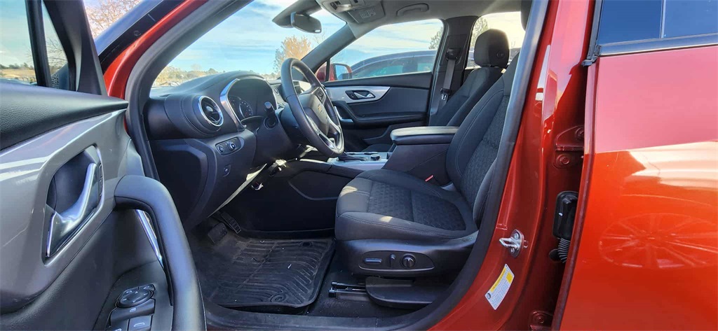 2022 Chevrolet Blazer 2LT photo 2