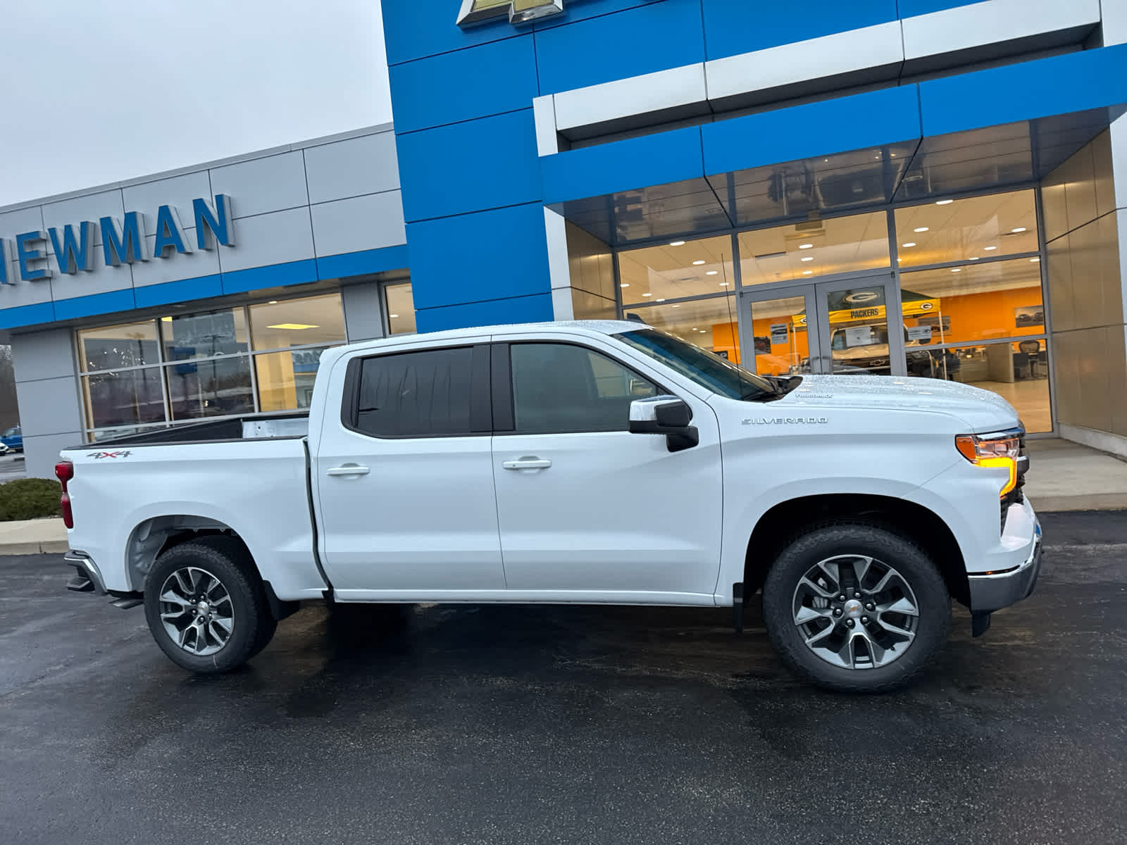 2026 Chevrolet Silverado 1500 LT photo 2