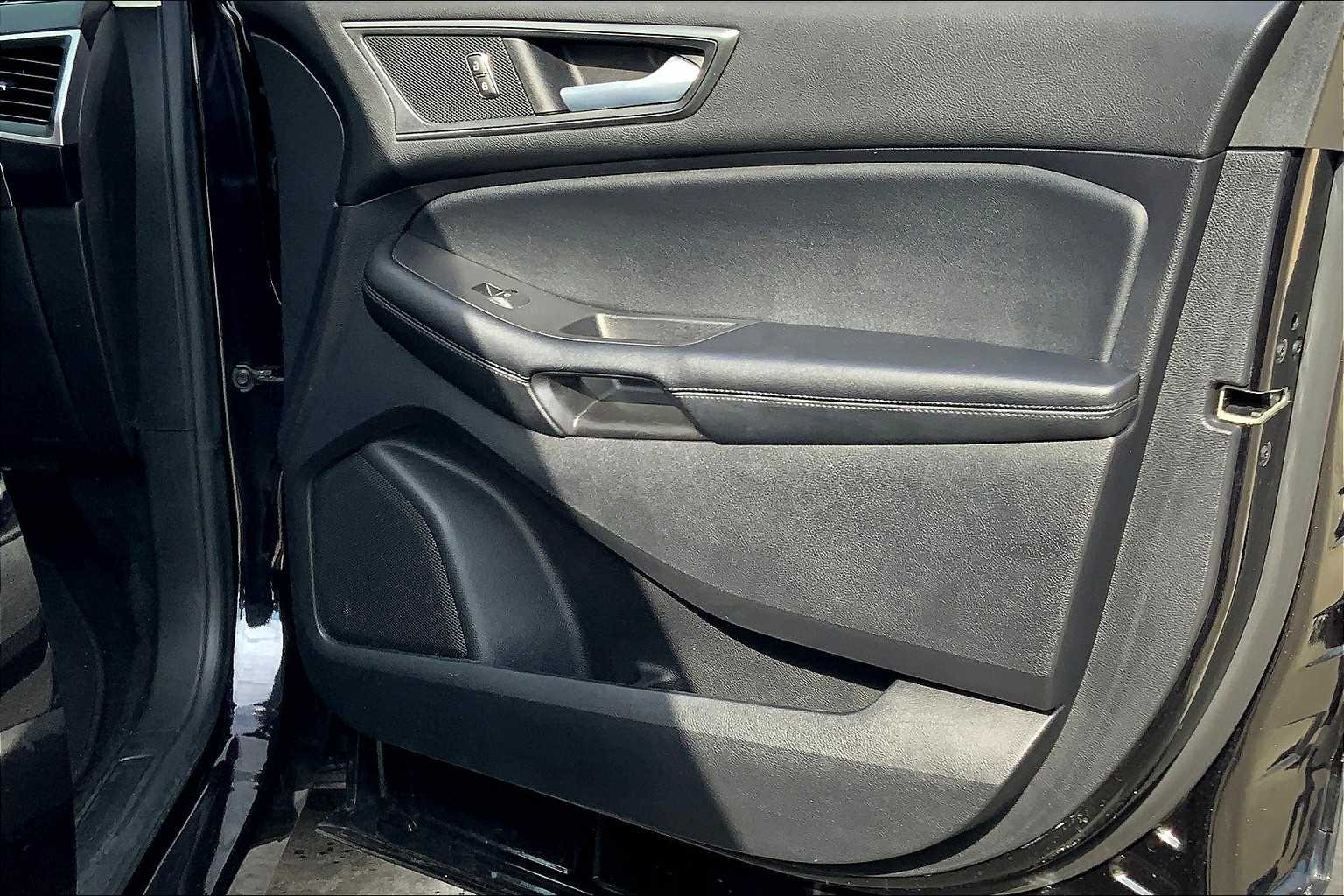2022 Ford Edge SE photo 38