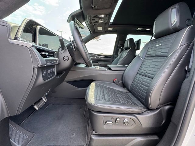 2024 Cadillac Escalade V-Series photo 22