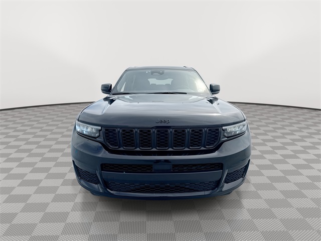 2024 Jeep Grand Cherokee Altitude photo 3