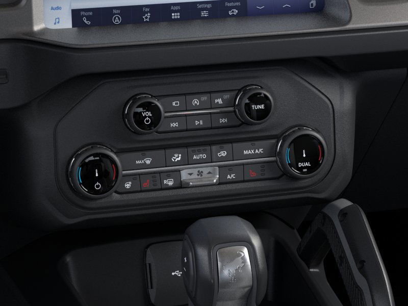 2025 Ford Bronco Outer Banks photo 14