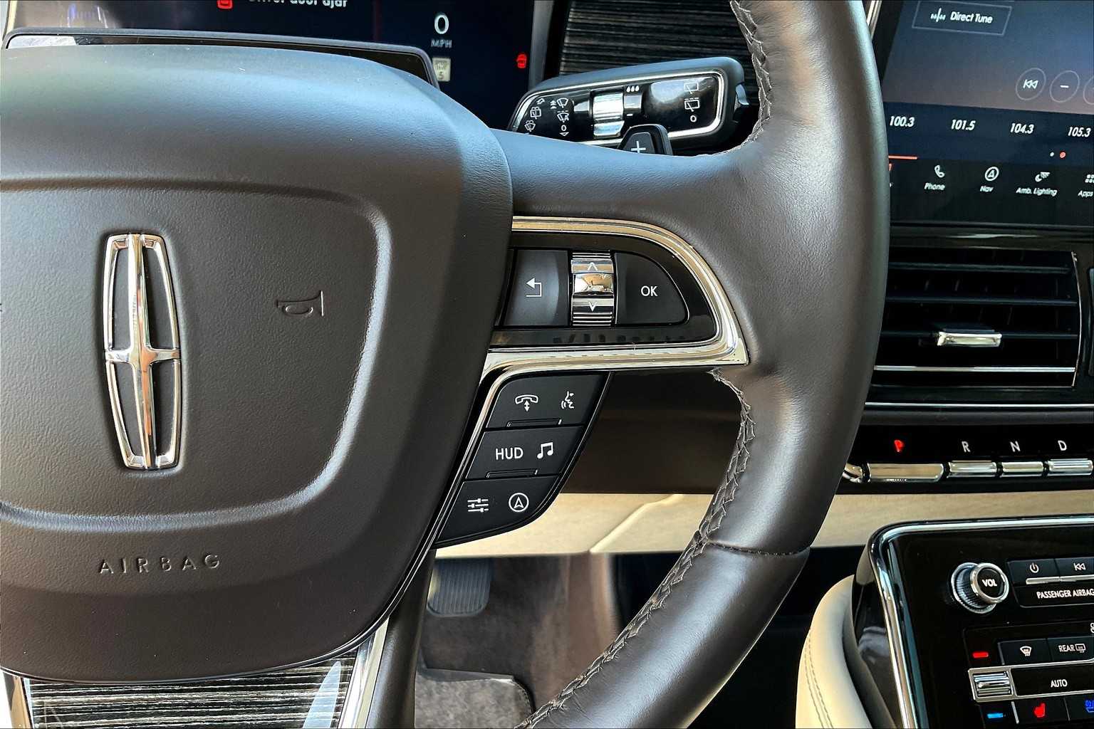 2024 Lincoln Navigator Black Label photo 22