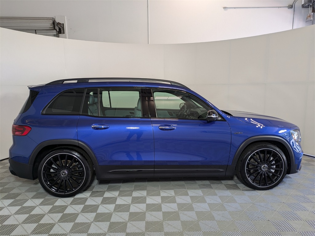 2025 Mercedes Benz GLB 35 photo 3
