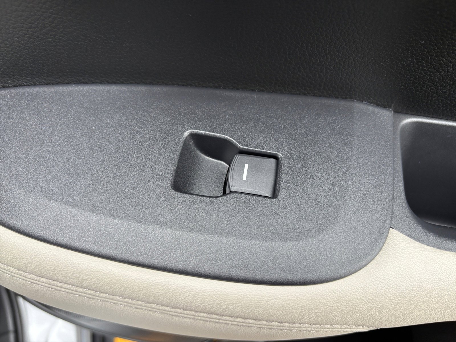 2025 Honda HR-V LX photo 32