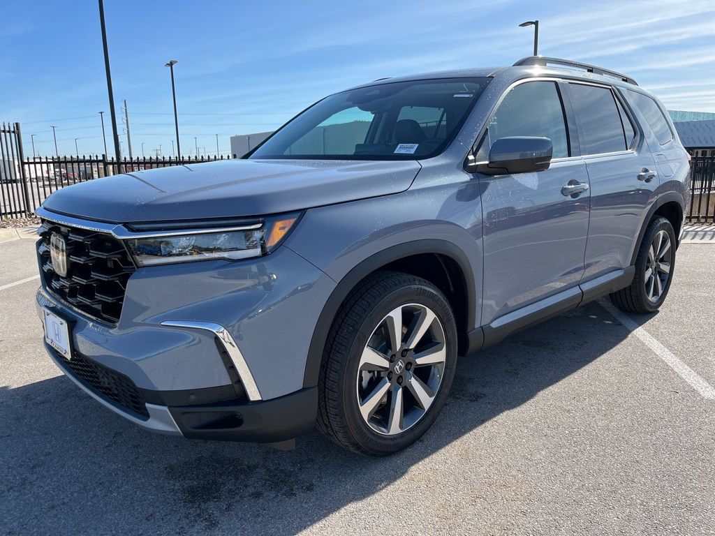 2025 Honda Pilot Touring's photo
