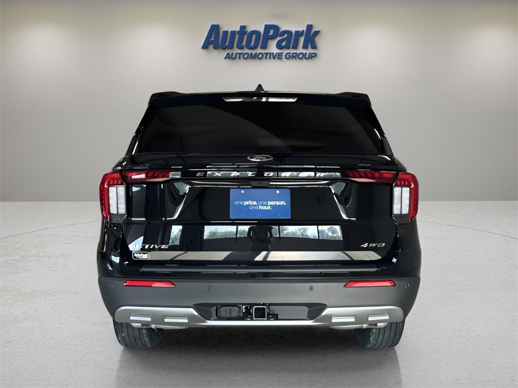 2025 Ford Explorer photo 6