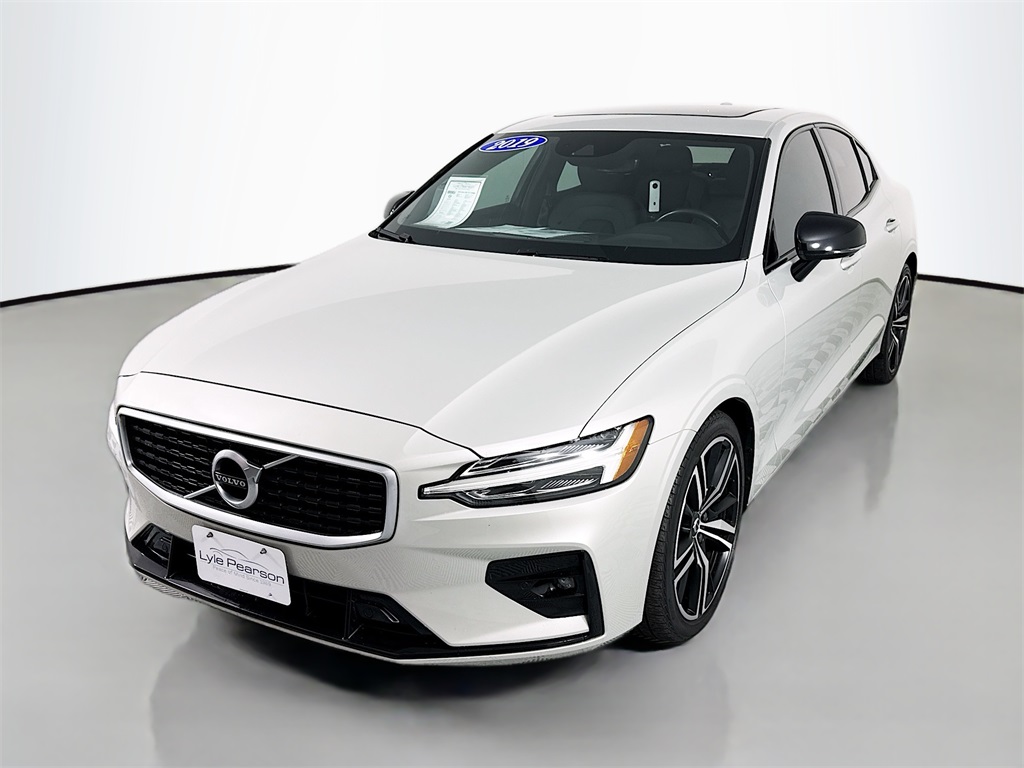 2019 Volvo S60 R-Design