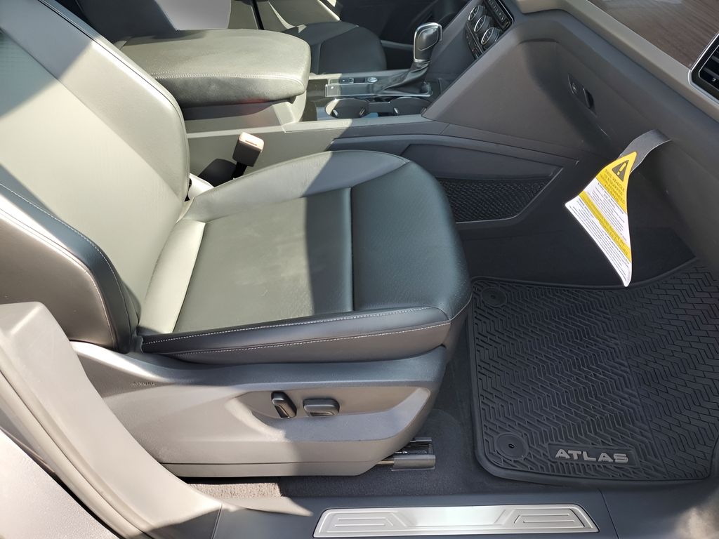 2019 Volkswagen Atlas V6 SEL photo 16
