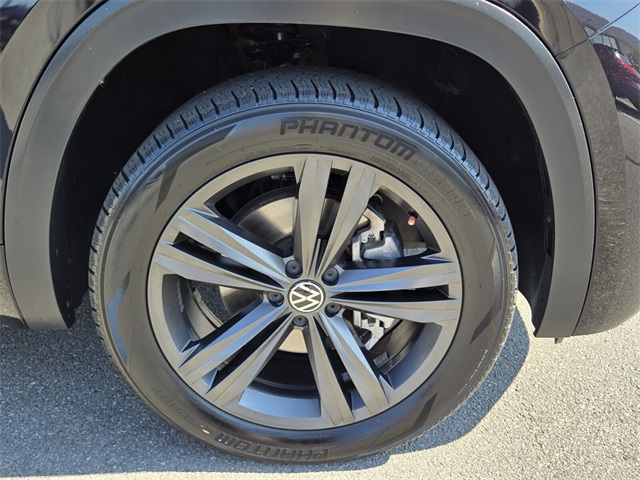 2022 Volkswagen Atlas Cross Sport V6 SEL R-Line photo 14