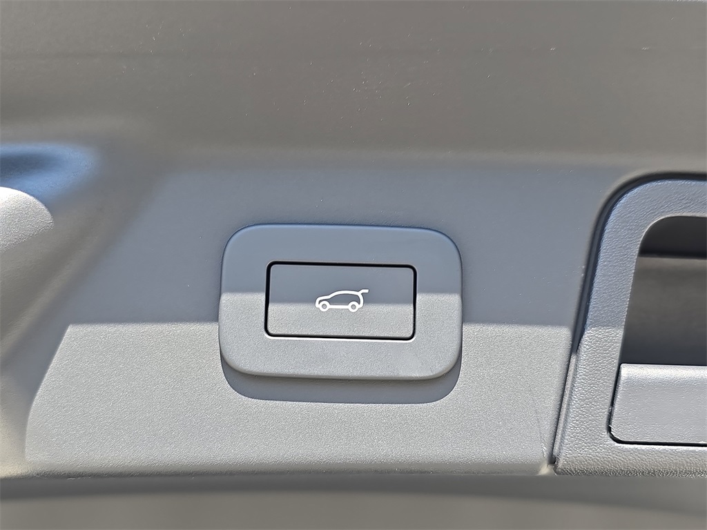 2026 Land Rover Range Rover Velar S photo 12