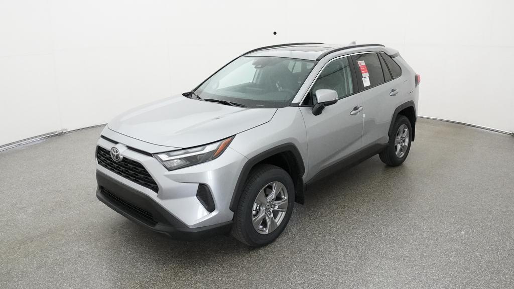 2025 Toyota RAV4 XLE's photo