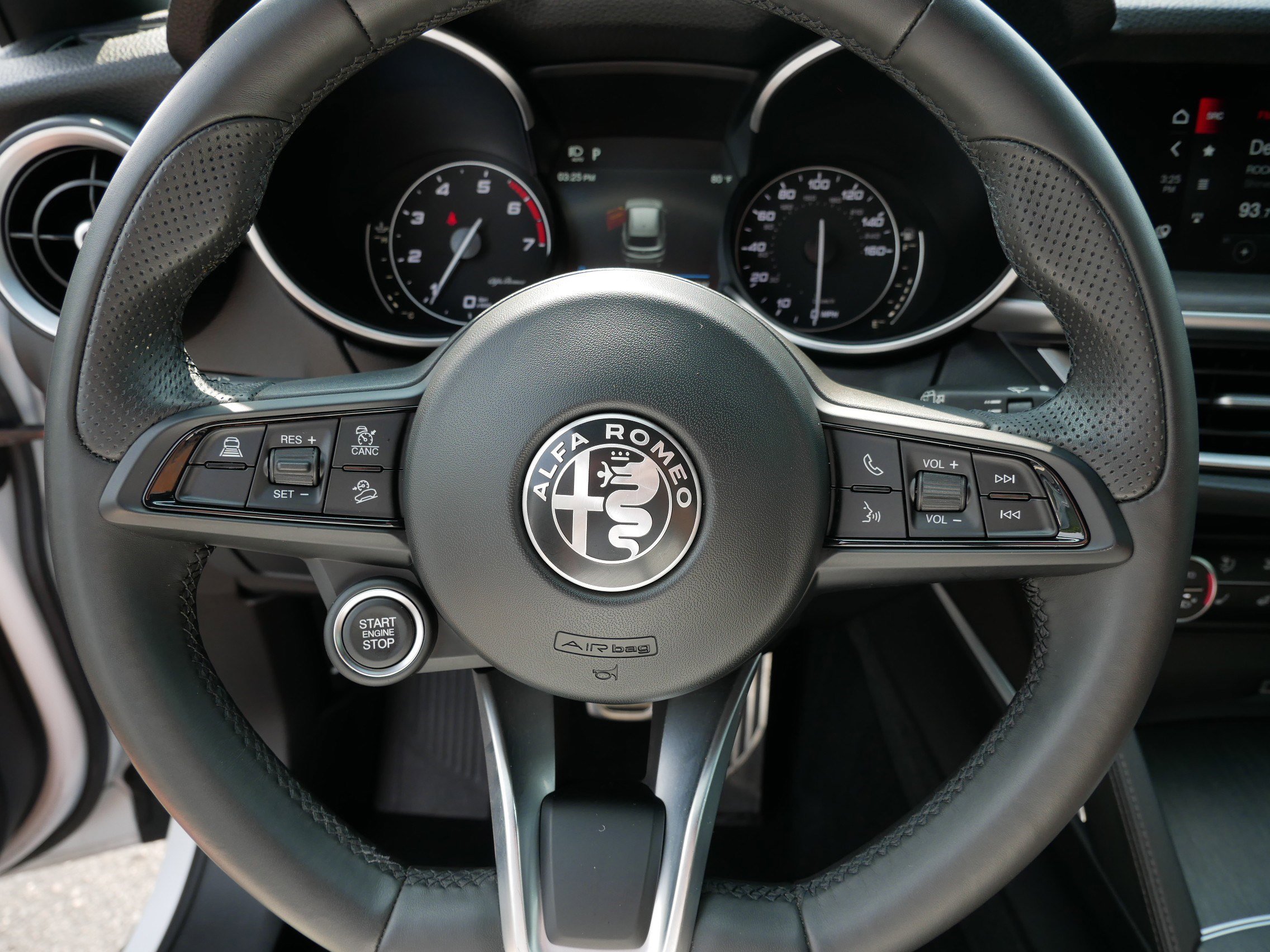 2023 Alfa Romeo Stelvio Ti photo 22
