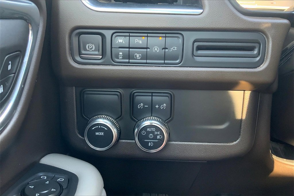 2022 Gmc Yukon SLT photo 32