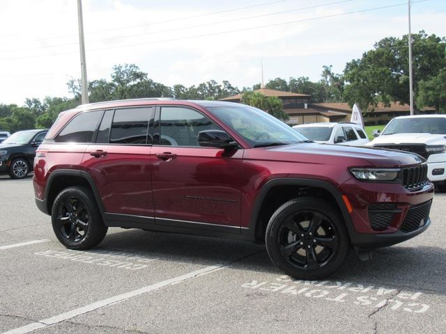 2025 Jeep Grand Cherokee Altitude X photo 2