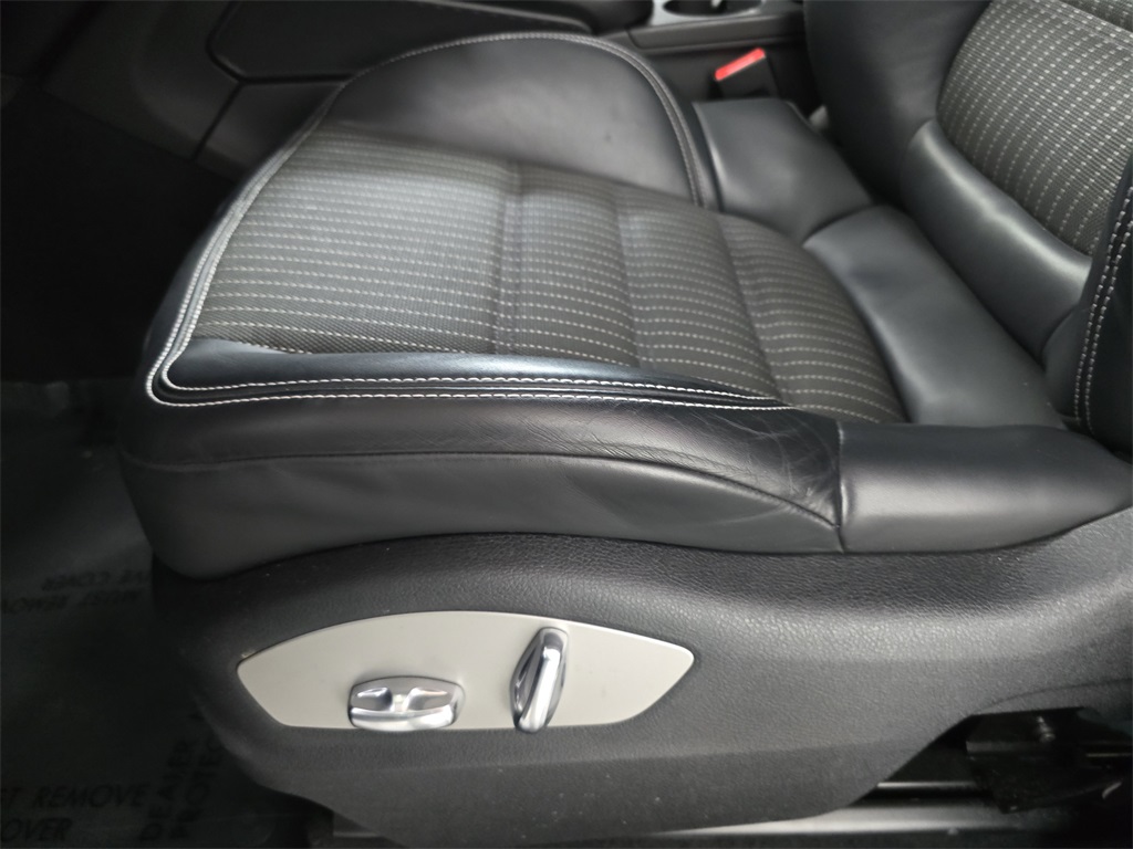 2024 Porsche Macan T photo 21