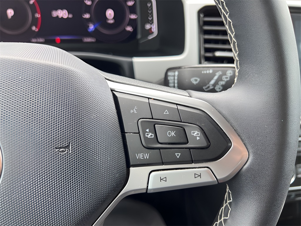2022 Volkswagen Atlas Cross Sport V6 SE Technology photo 28