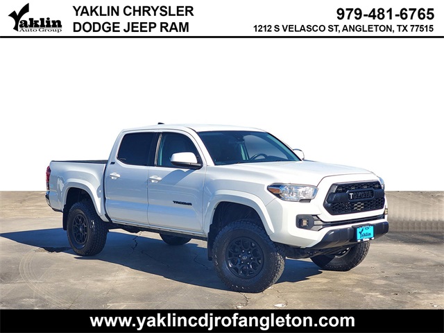2021 Toyota Tacoma SR5's photo