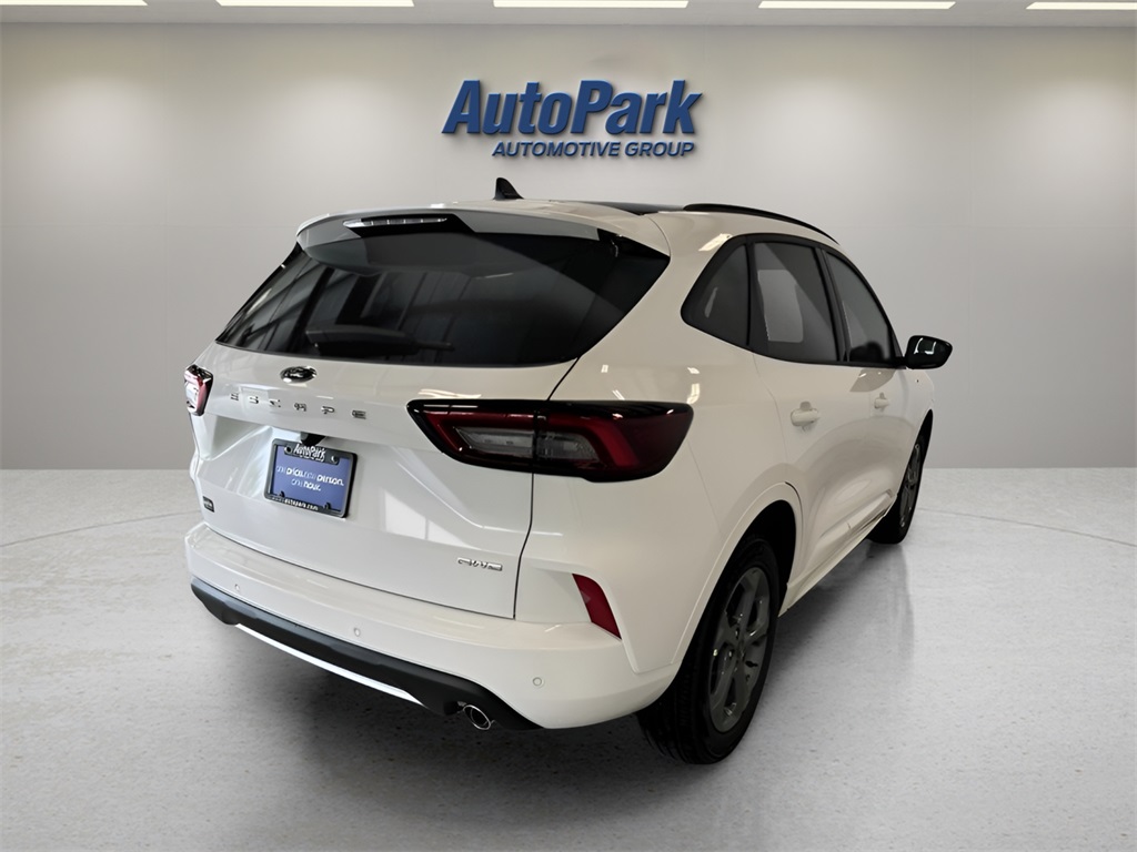 2024 Ford Escape ST-Line photo 7