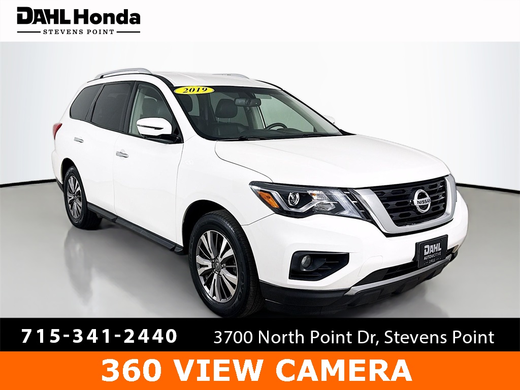 2019 Nissan Pathfinder SL's photo