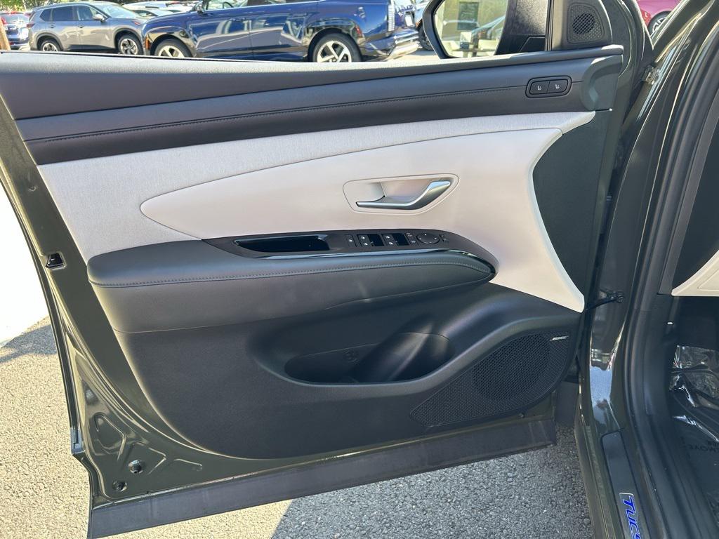 2025 Hyundai Tucson Limited photo 10